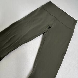 Lululemon Women's Size 6 Align Crop 21" Grey Sage